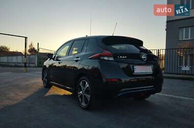 Хэтчбек Nissan Leaf 2019 в 