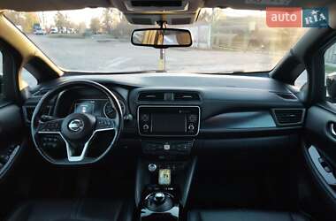 Хэтчбек Nissan Leaf 2019 в 