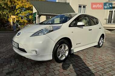 Хэтчбек Nissan Leaf 2014 в 