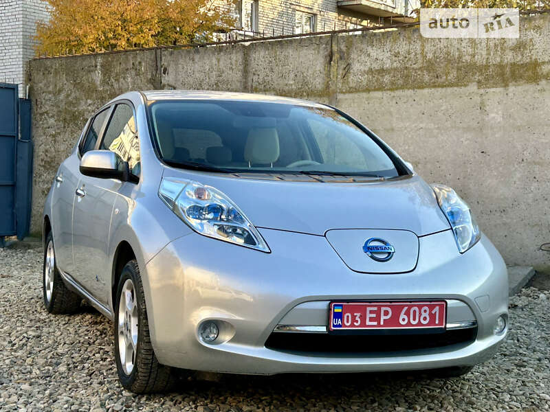 Хэтчбек Nissan Leaf 2012 в Стрые