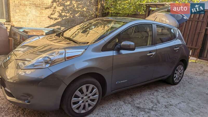 Хэтчбек Nissan Leaf 2014 в Киеве