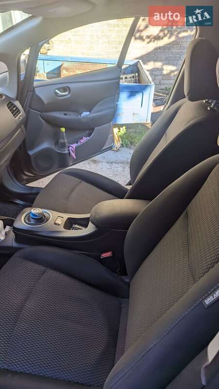 Хэтчбек Nissan Leaf 2014 в Киеве