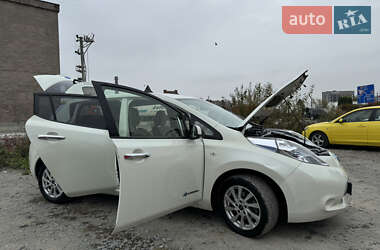 Хэтчбек Nissan Leaf 2011 в Львове