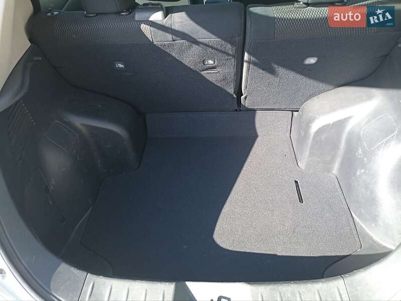 Хэтчбек Nissan Leaf 2014 в Светловодске