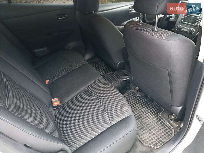 Хэтчбек Nissan Leaf 2014 в Светловодске