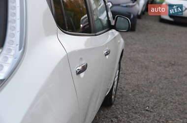 Хэтчбек Nissan Leaf 2013 в Луцке