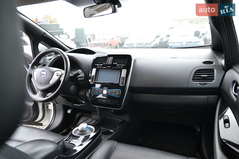 Хэтчбек Nissan Leaf 2013 в Луцке