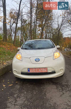 Хэтчбек Nissan Leaf 2014 в Львове