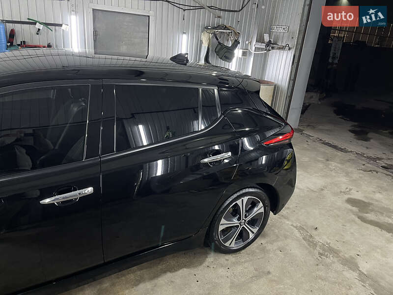 Хэтчбек Nissan Leaf 2019 в Днепре