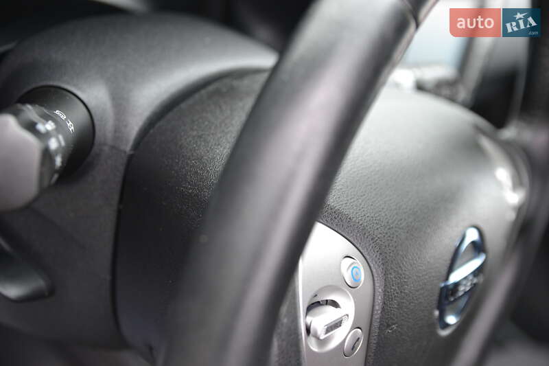 Хетчбек Nissan Leaf 2014 в Луцьку