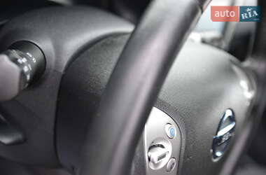Хетчбек Nissan Leaf 2014 в 