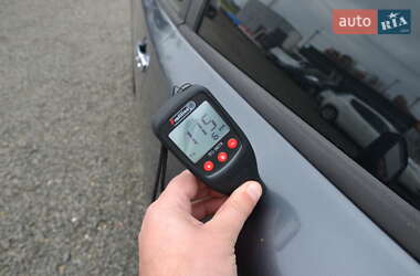 Хетчбек Nissan Leaf 2014 в 