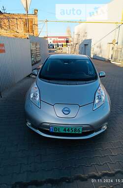 Хетчбек Nissan Leaf 2015 в Рівному