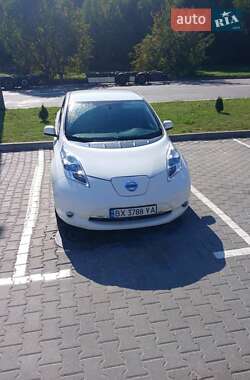Хэтчбек Nissan Leaf 2015 в Хмельницком
