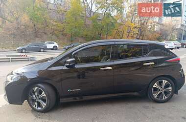 Хэтчбек Nissan Leaf 2018 в Киеве