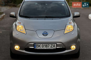 Хэтчбек Nissan Leaf 2013 в Ровно