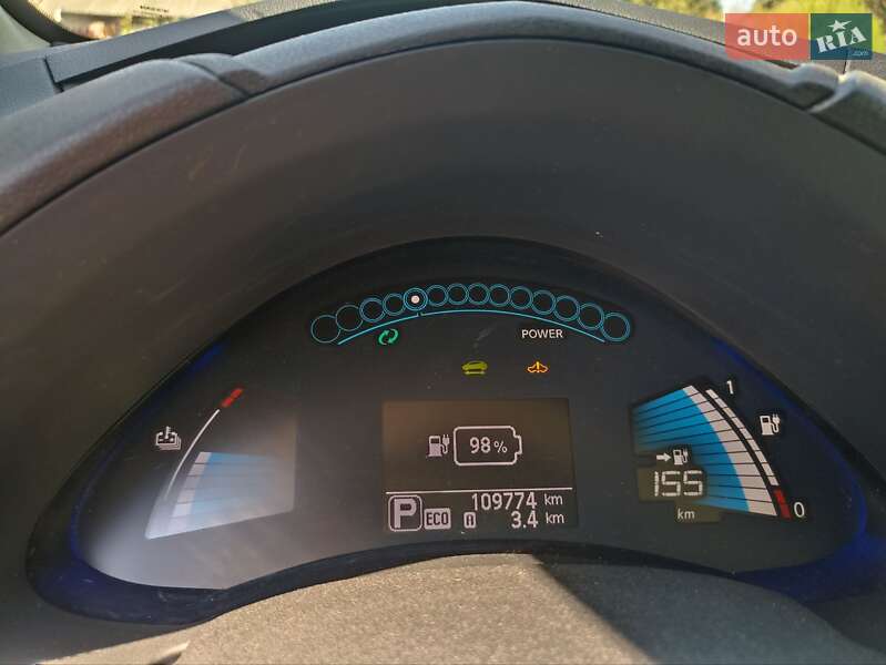 Хэтчбек Nissan Leaf 2014 в Светловодске