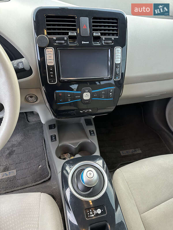 Хетчбек Nissan Leaf 2012 в Житомирі