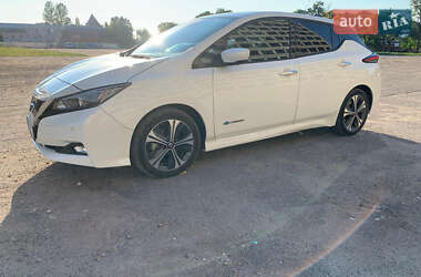 Хэтчбек Nissan Leaf 2019 в 