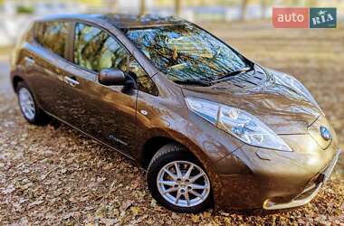 Хэтчбек Nissan Leaf 2016 в Знаменке