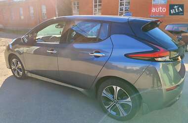 Хэтчбек Nissan Leaf 2020 в 