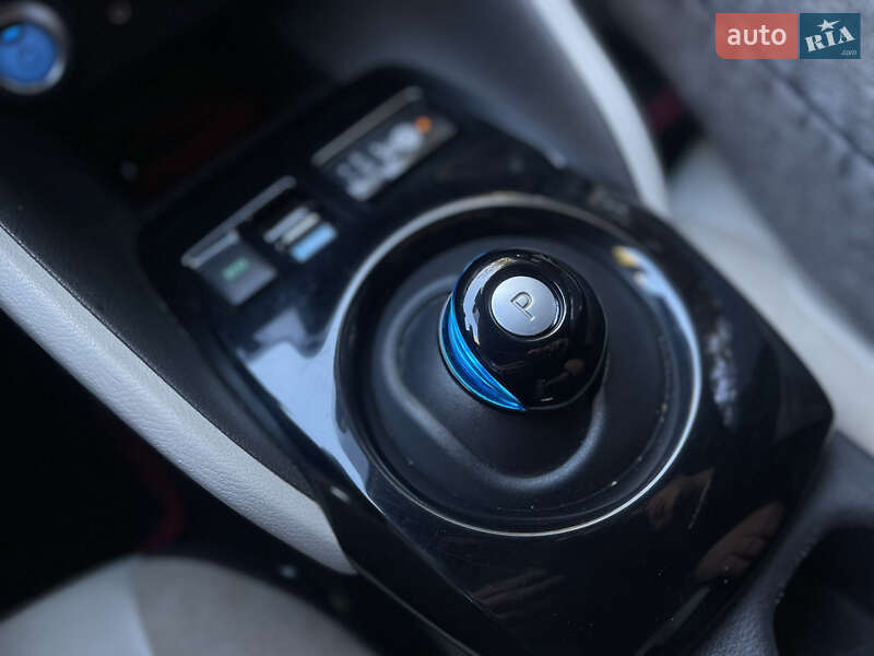 Хэтчбек Nissan Leaf 2018 в Одессе