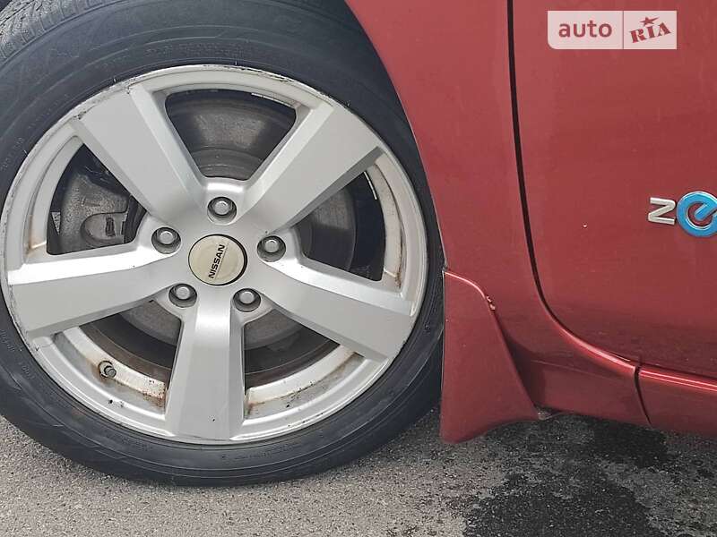 Хэтчбек Nissan Leaf 2014 в Тернополе
