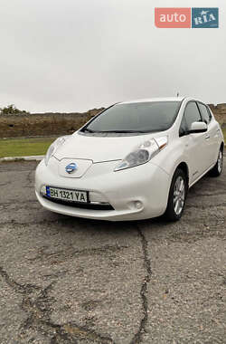 Хетчбек Nissan Leaf 2013 в Білгороді-Дністровському