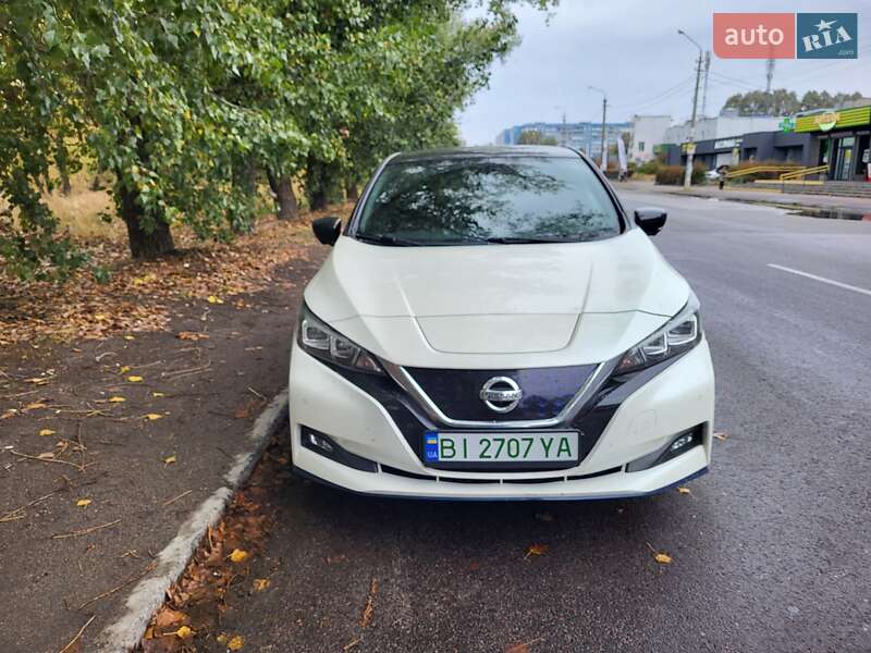 Хэтчбек Nissan Leaf 2019 в Каменском