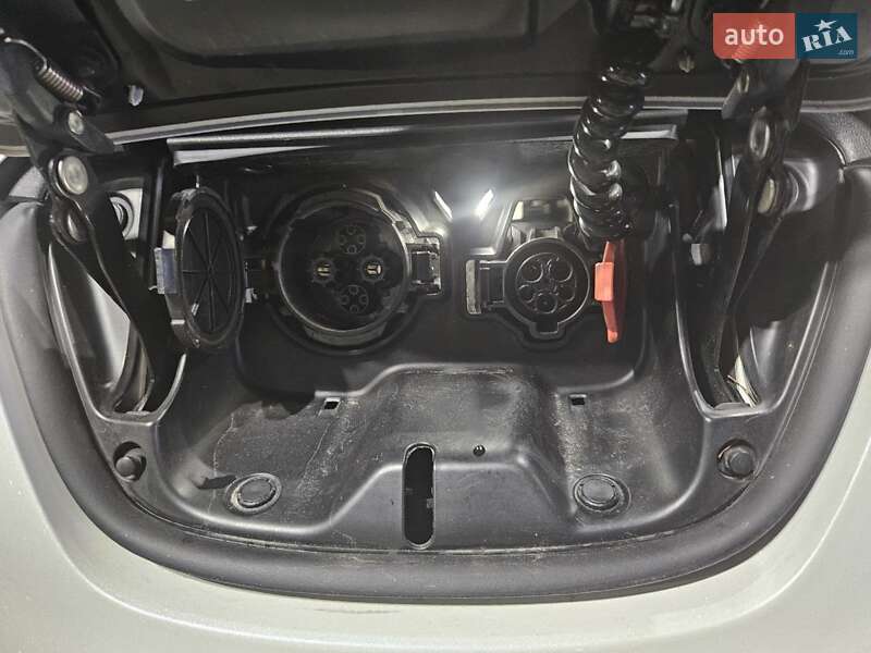 Хэтчбек Nissan Leaf 2017 в Глобине