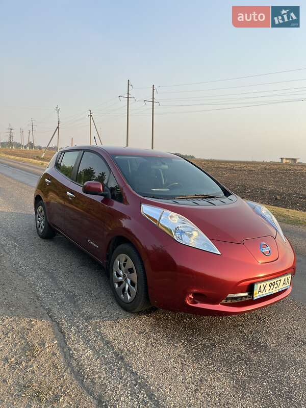 Хэтчбек Nissan Leaf 2013 в Сумах