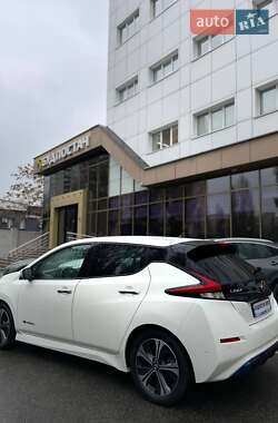 Хетчбек Nissan Leaf 2019 в 
