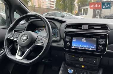 Хетчбек Nissan Leaf 2019 в 