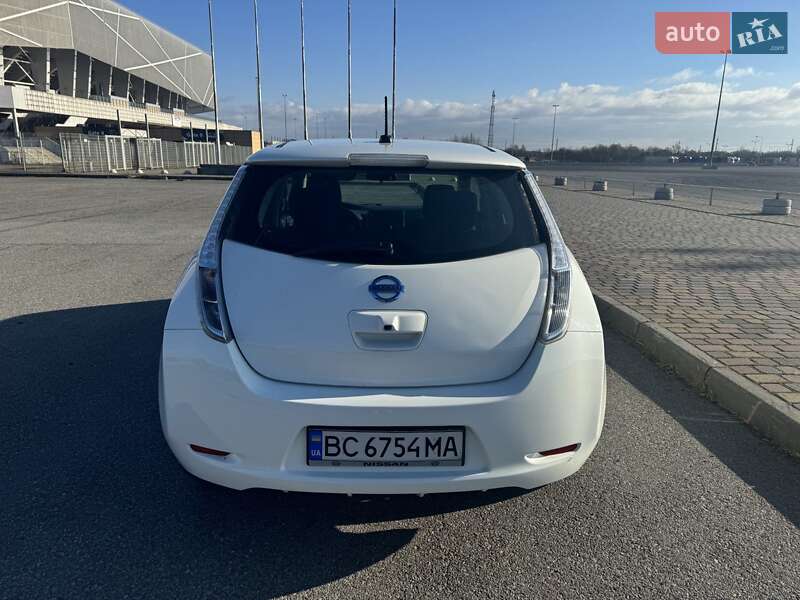 Хэтчбек Nissan Leaf 2014 в Львове