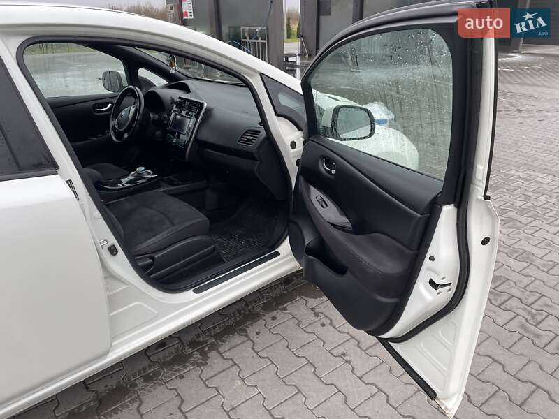 Хэтчбек Nissan Leaf 2017 в Львове