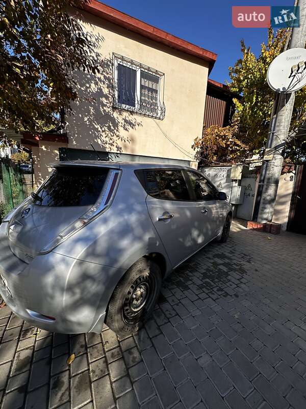 Хетчбек Nissan Leaf 2015 в Одесі