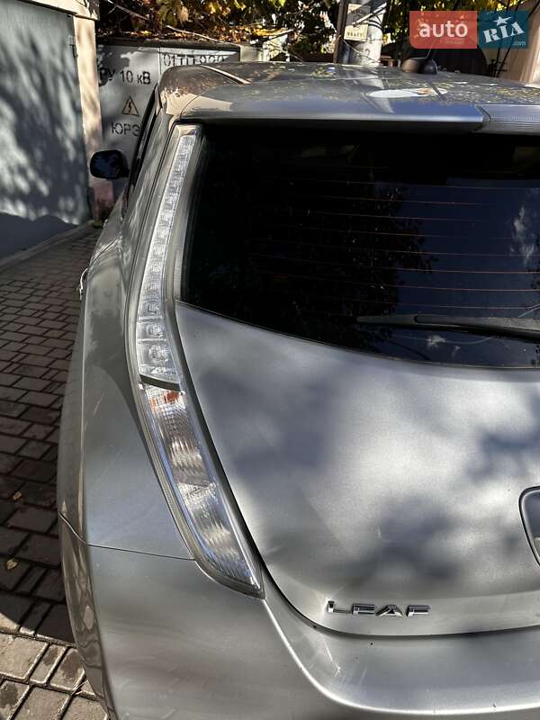 Хетчбек Nissan Leaf 2015 в Одесі