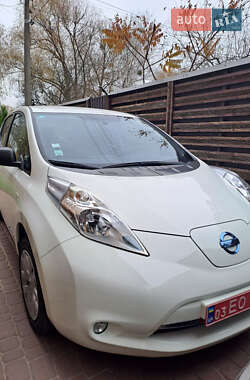 Хэтчбек Nissan Leaf 2016 в Киеве