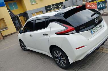 Хэтчбек Nissan Leaf 2023 в Днепре