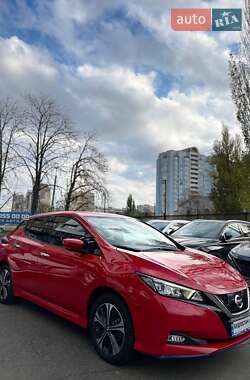 Хэтчбек Nissan Leaf 2019 в Киеве