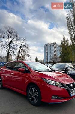 Хэтчбек Nissan Leaf 2019 в Киеве