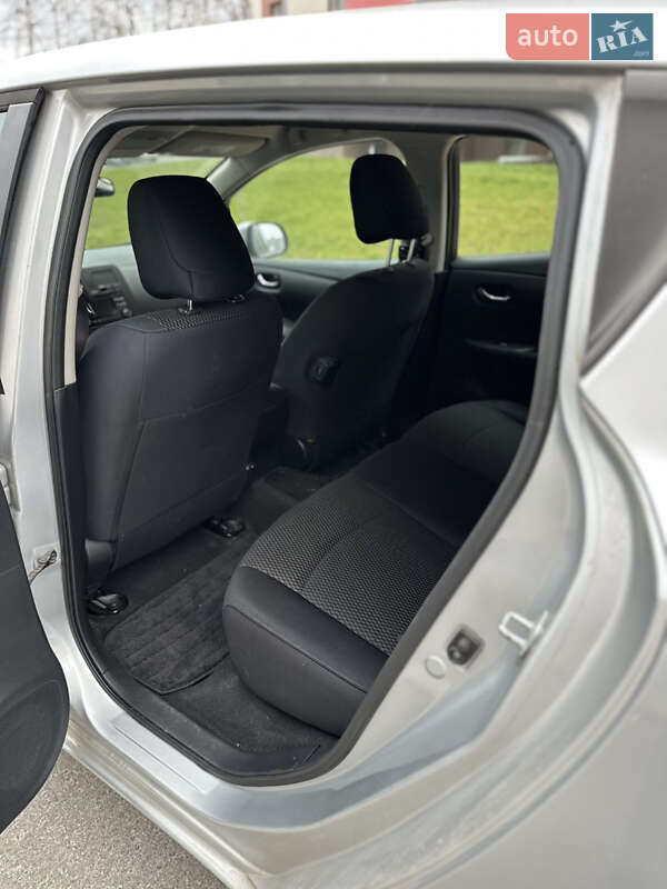 Хэтчбек Nissan Leaf 2014 в Тернополе