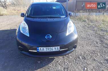Хэтчбек Nissan Leaf 2013 в 
