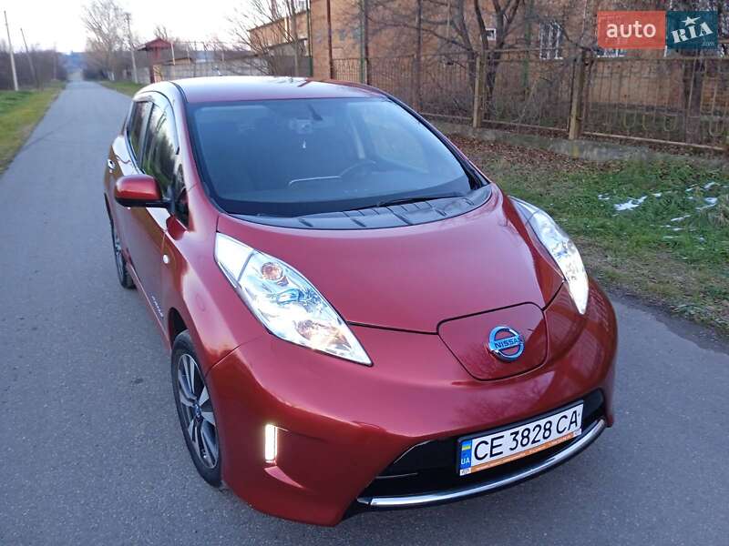 Хэтчбек Nissan Leaf 2014 в Черновцах