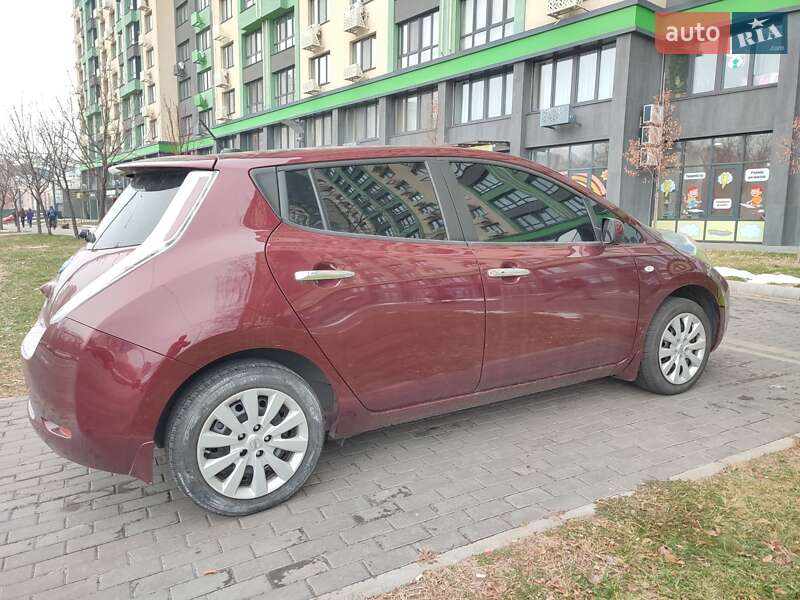 Хэтчбек Nissan Leaf 2017 в Киеве