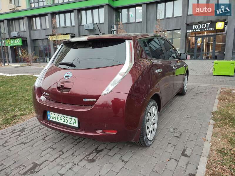 Хэтчбек Nissan Leaf 2017 в Киеве