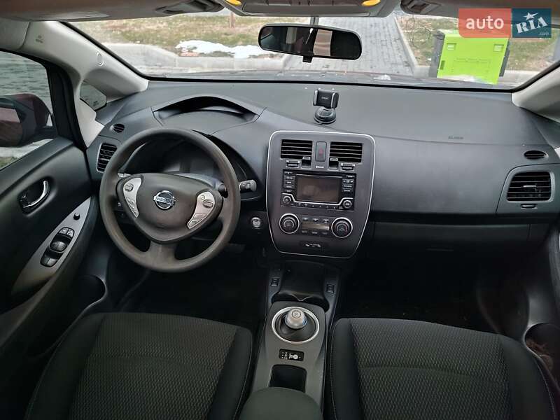 Хэтчбек Nissan Leaf 2017 в Киеве