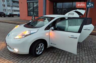 Хэтчбек Nissan Leaf 2014 в Львове