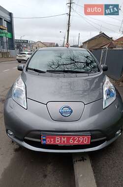 Хетчбек Nissan Leaf 2014 в 