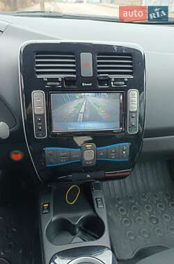 Хетчбек Nissan Leaf 2014 в 